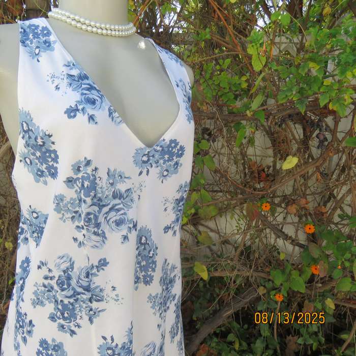 INSPIRE white-blue slip over cotton-viscose sleeveless kick-out style dress size 42.