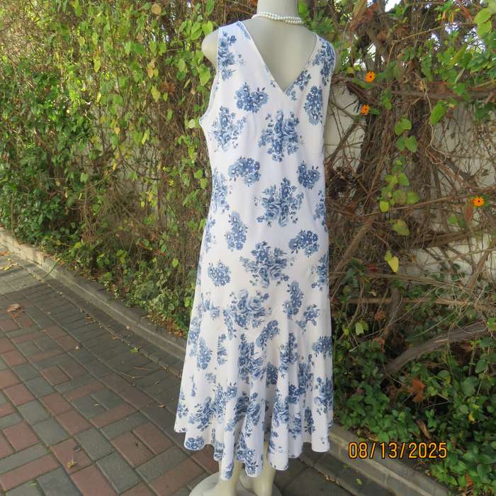 INSPIRE white-blue slip over cotton-viscose sleeveless kick-out style dress size 42.