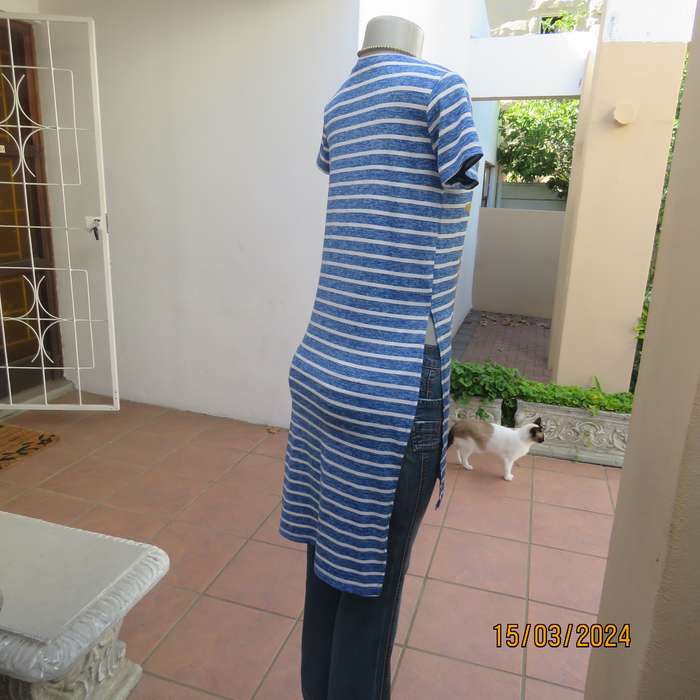 NOBILITY long blue-white horizontal striped slip over top. Size 30. In polycotton stretch.