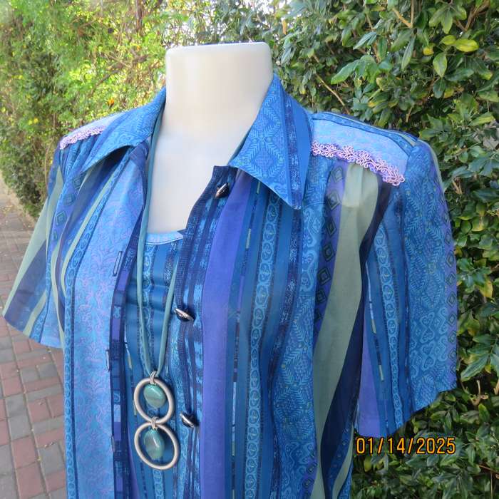 NUVELLE vintage 2 pc blouse set. Cami and button down top. In blue-purple-green lines. Size 36.