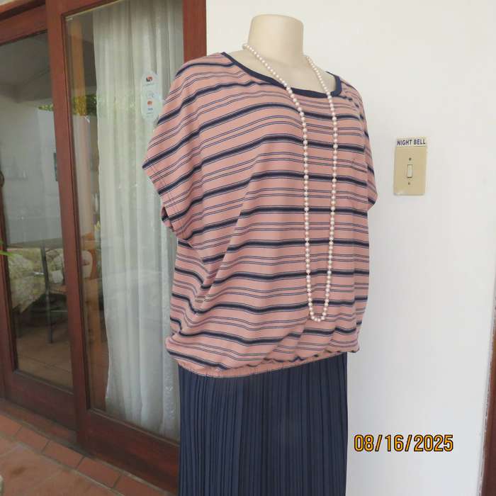 HEY BETTY  blouson top in rustic peach with black-white horizontal stripes. Size 44.