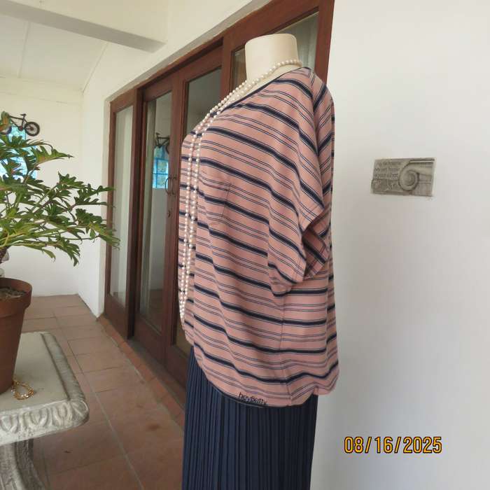 HEY BETTY  blouson top in rustic peach with black-white horizontal stripes. Size 44.