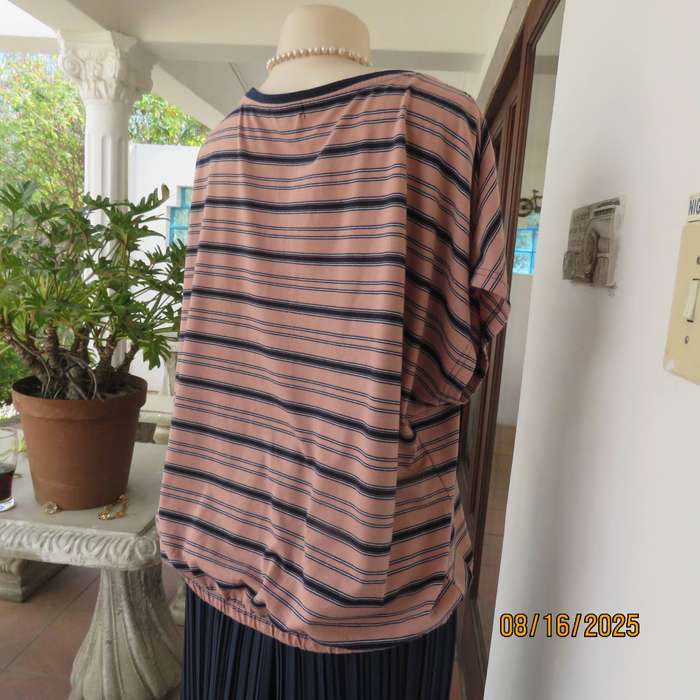 HEY BETTY  blouson top in rustic peach with black-white horizontal stripes. Size 44.