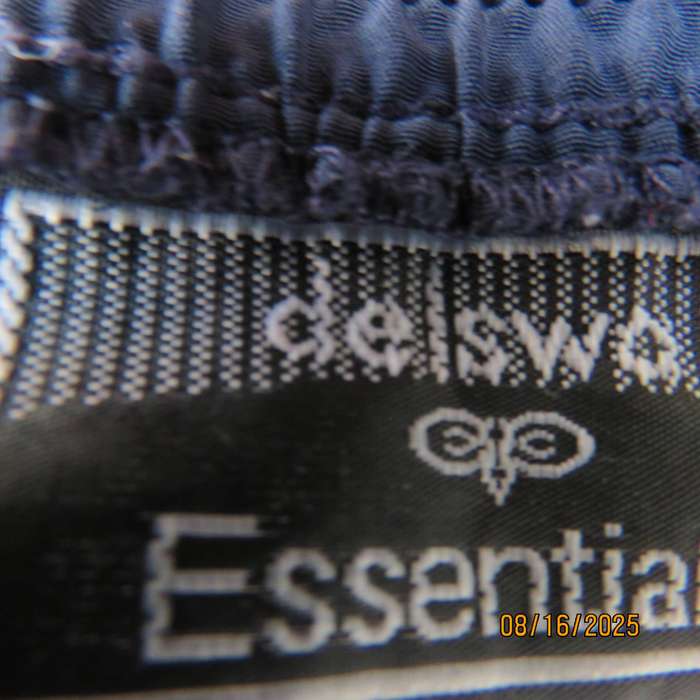 DELSWA navy fine permanent pleated silky polyester skirt size 36.