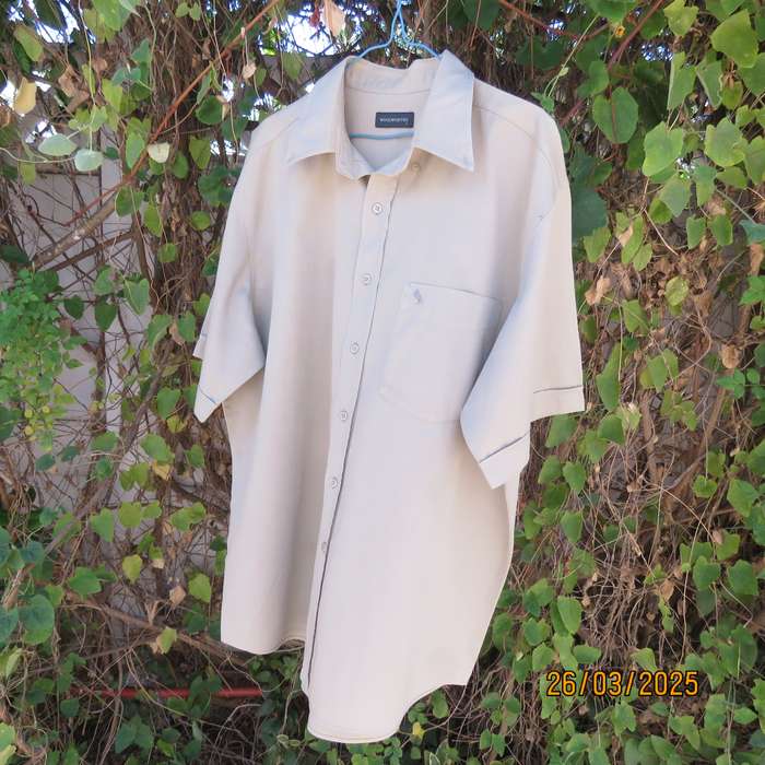 WOOLWORTHS dark beige short sleeve pure cotton men's shirt size large.