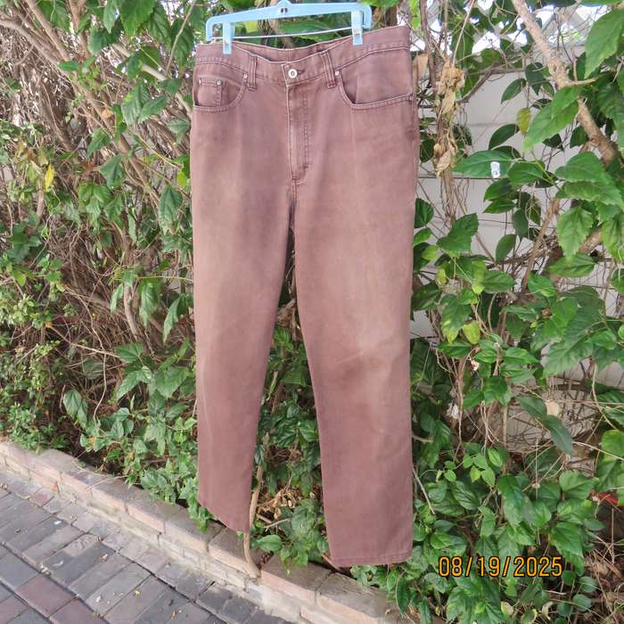 UZZI slim golden brown jeans in size 36. Italian fabric. Used a lot.