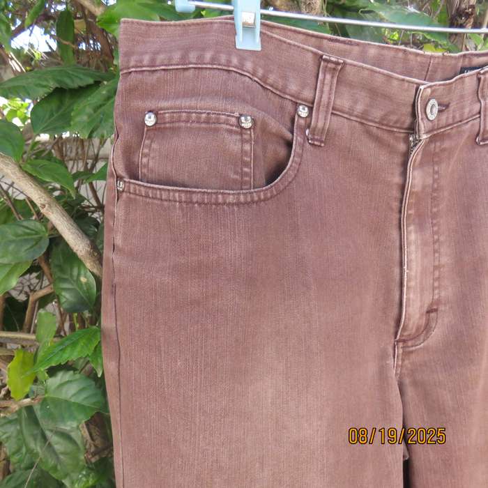 UZZI slim golden brown jeans in size 36. Italian fabric. Used a lot.