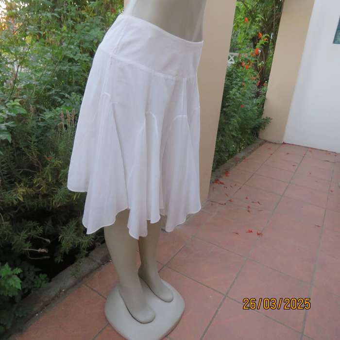 WOOLWORTHS high low pointed thin cotton white gored 2 layer skirt size 32.