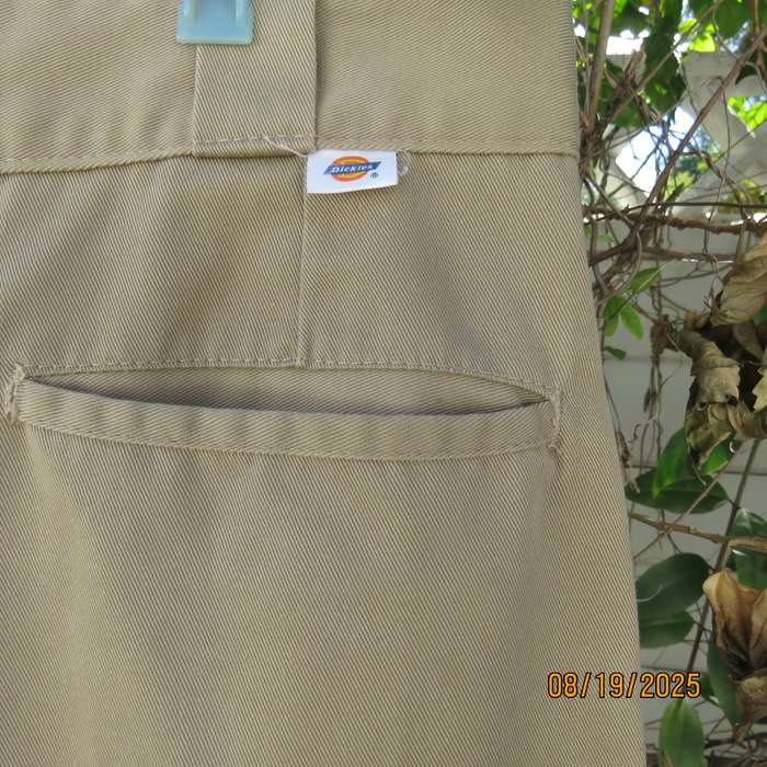 DICKIES dark beige straight legged men's pants in cotton. Size 32.