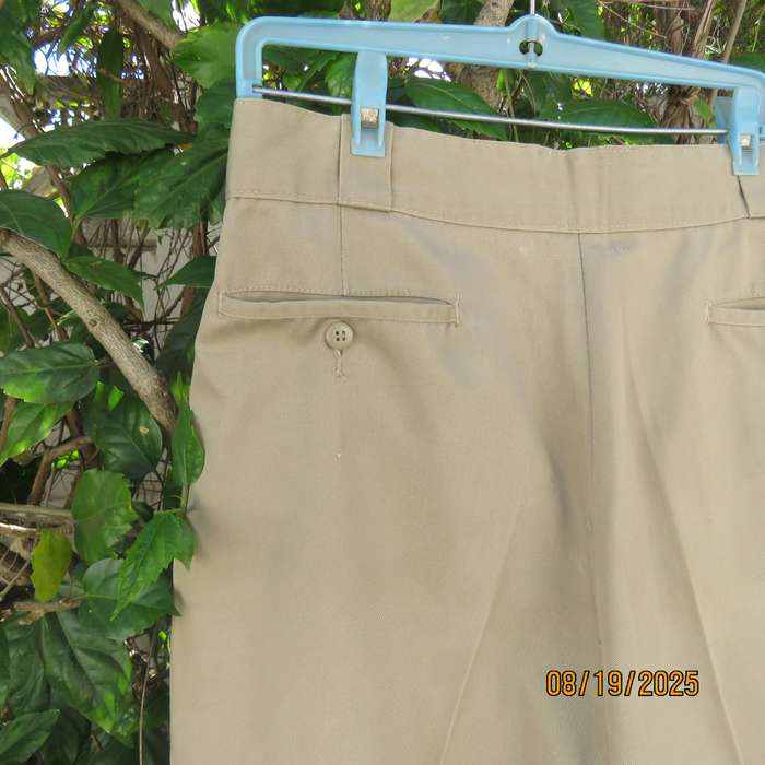 DICKIES dark beige straight legged men's pants in cotton. Size 32.