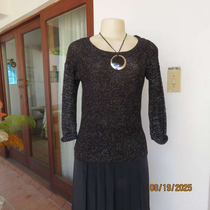 WWW black and silver acrylic-lurex knit slip over top. Day-evening wear. Size 32