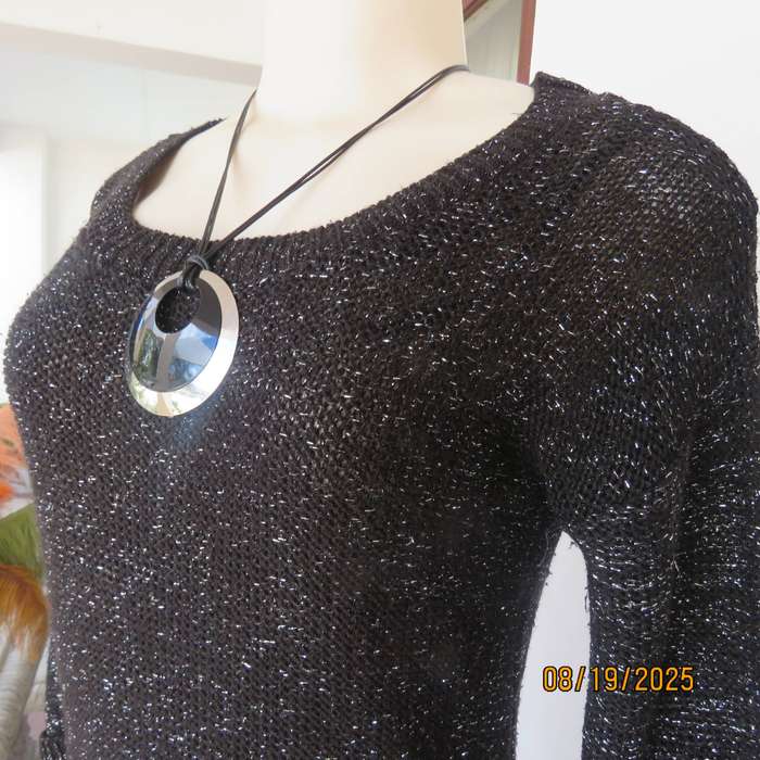 WWW black and silver acrylic-lurex knit slip over top. Day-evening wear. Size 32