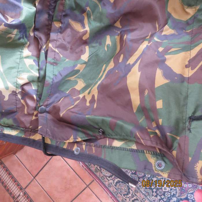 ARMY Co long camo rain jacket with hood and drawstrings. Size 3XL.