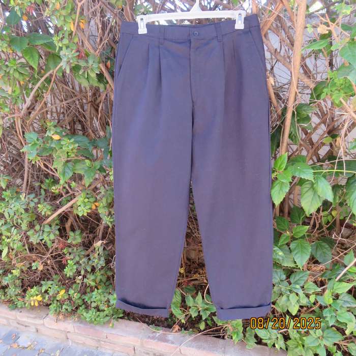 Dark navy pure cotton men's pants with tapered legs and turnovers. Size 36