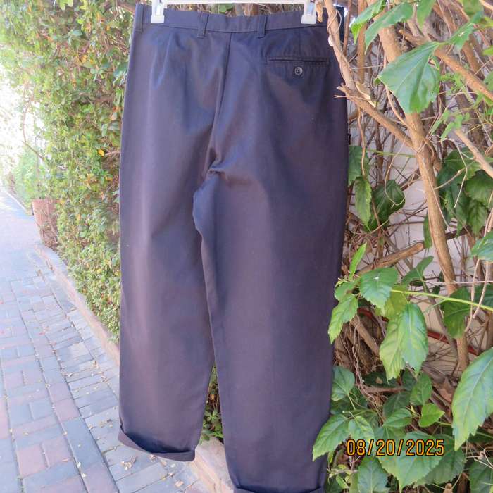 Dark navy pure cotton men's pants with tapered legs and turnovers. Size 36