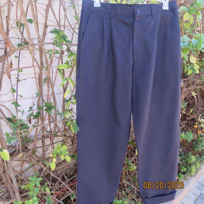 Dark navy pure cotton men's pants with tapered legs and turnovers. Size 36