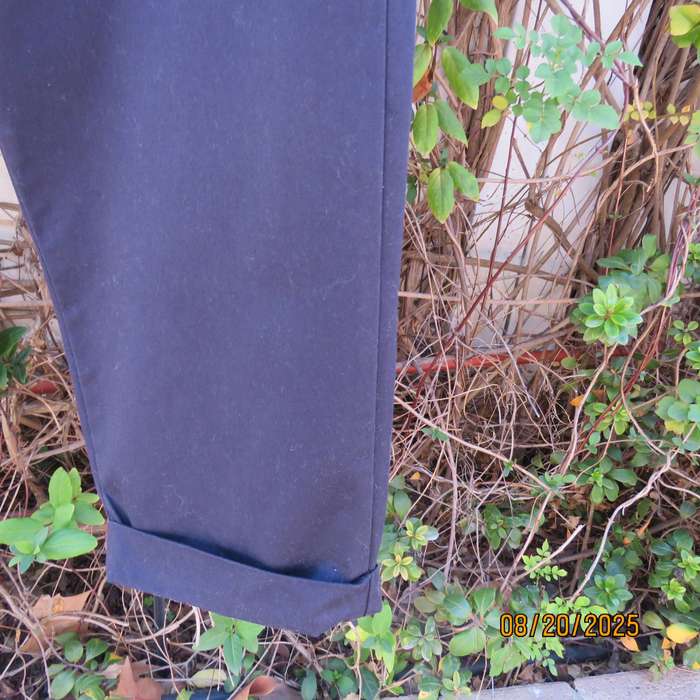 Dark navy pure cotton men's pants with tapered legs and turnovers. Size 36