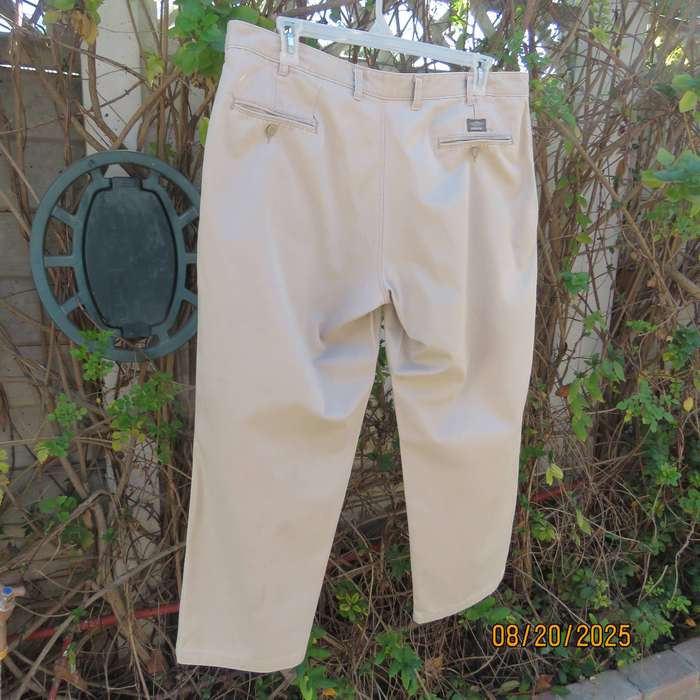 Beige pure cotton chino men's pants size 40. Flat front. Pockets sides-back.