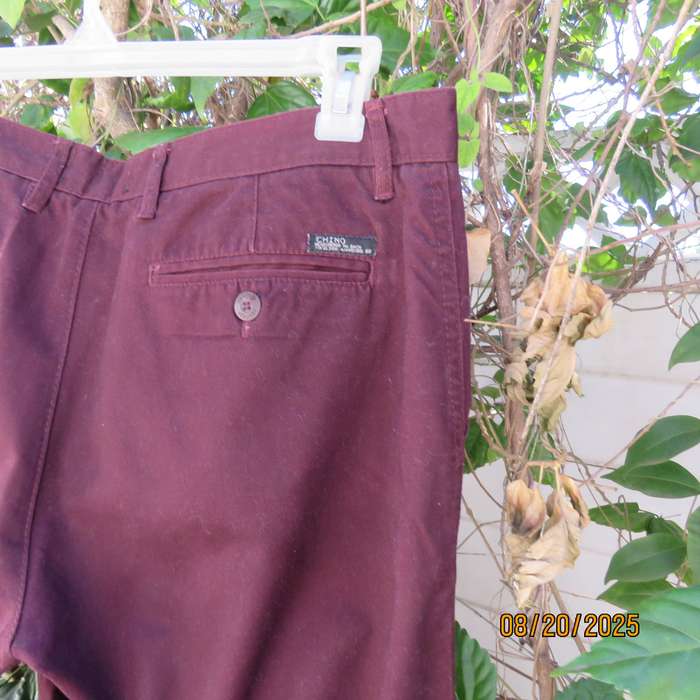 Dark maroon polycotton chino tailored pants size 36. Pockets back-sides.