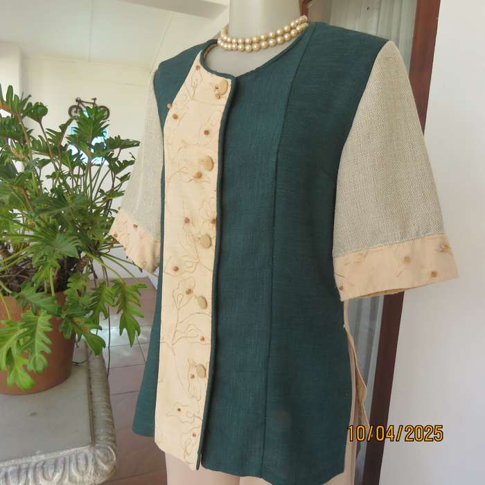 Boutique made woven polycotton beige - juniper green short sleeve top. Size 35.
