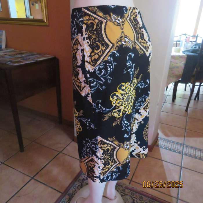 JUDY'S Pride baroque printed bodycon stretch polyester skirt in black-mustard-white. Size 42