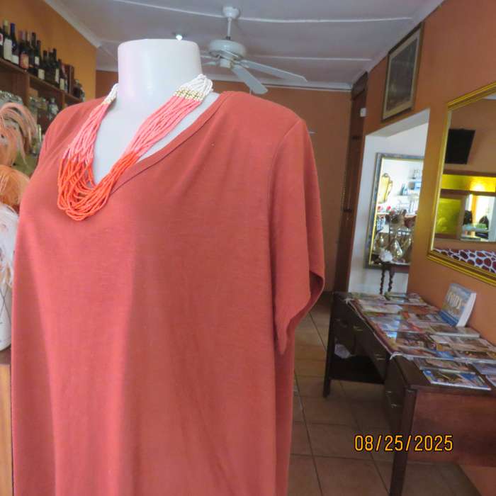 Brick colour capped sleeve polyester stretch slip over V neck top size 46.
