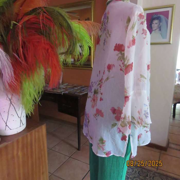 PENNY C white floral slightly creased button down top. Wide flare cuffs. Size 42-44