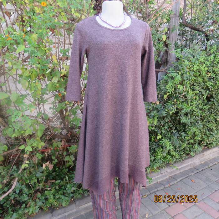 TRUWORTHS long warm stretch polyester peach-black mottled top. Size 30-32
