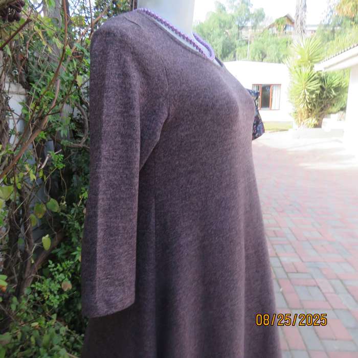 TRUWORTHS long warm stretch polyester peach-black mottled top. Size 30-32