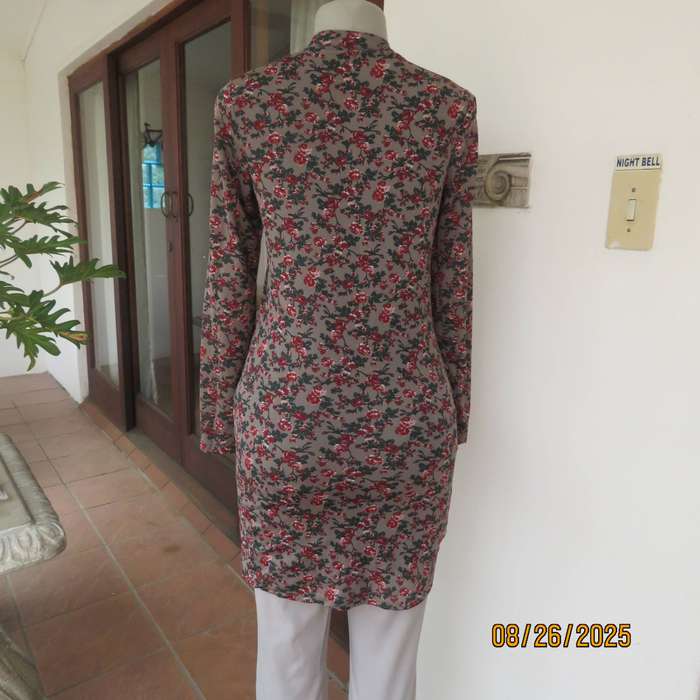ONLY long fully lined stretch polyester mouse grey with red-green flowers. Size 32