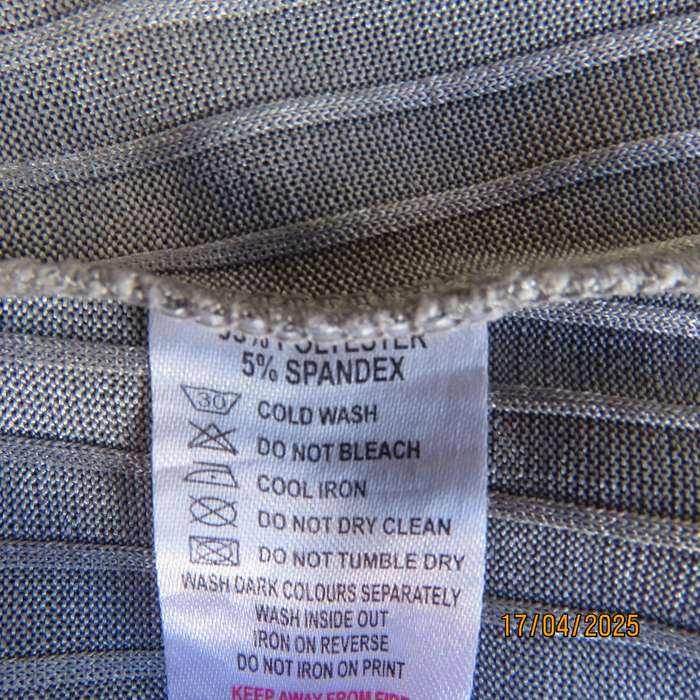 FASHION EXPRESS silvergrey ribbed stretch polyester naked shoulder top size 36.