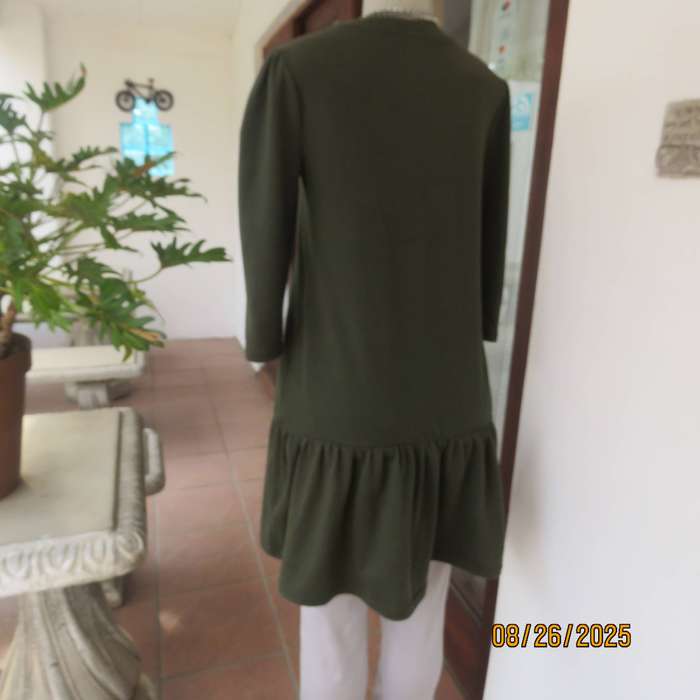 INWEAR slip over seaweed green woven stretch polyester top-dress. Size 34