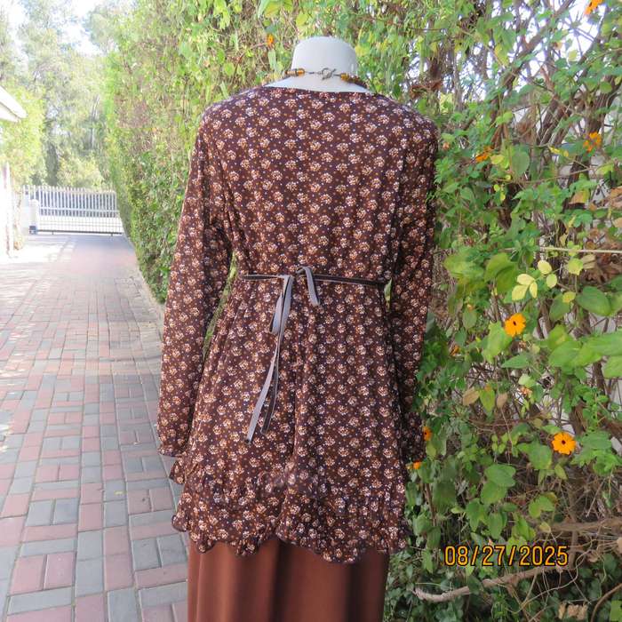 MILADY'S long brown slip over long sleeve empire style top. Size 38