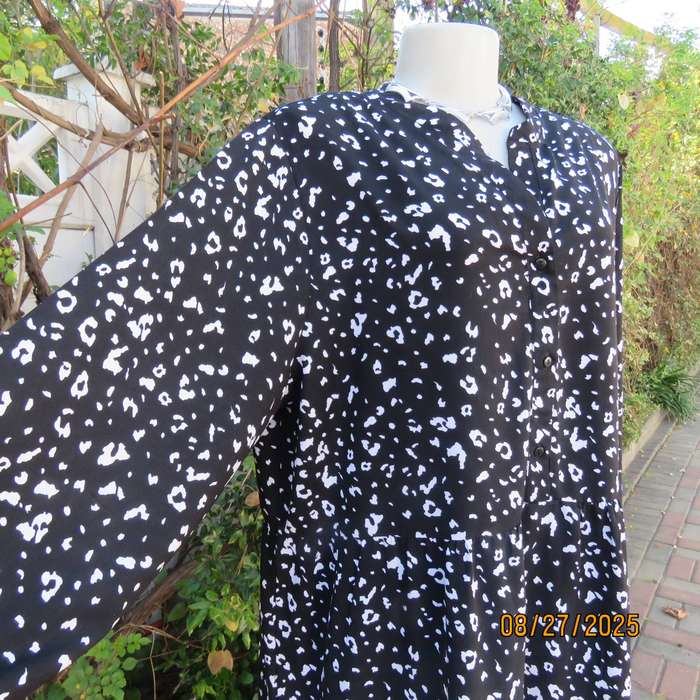 EXACT black-white tiered long sleeve polyester dress size 44-20