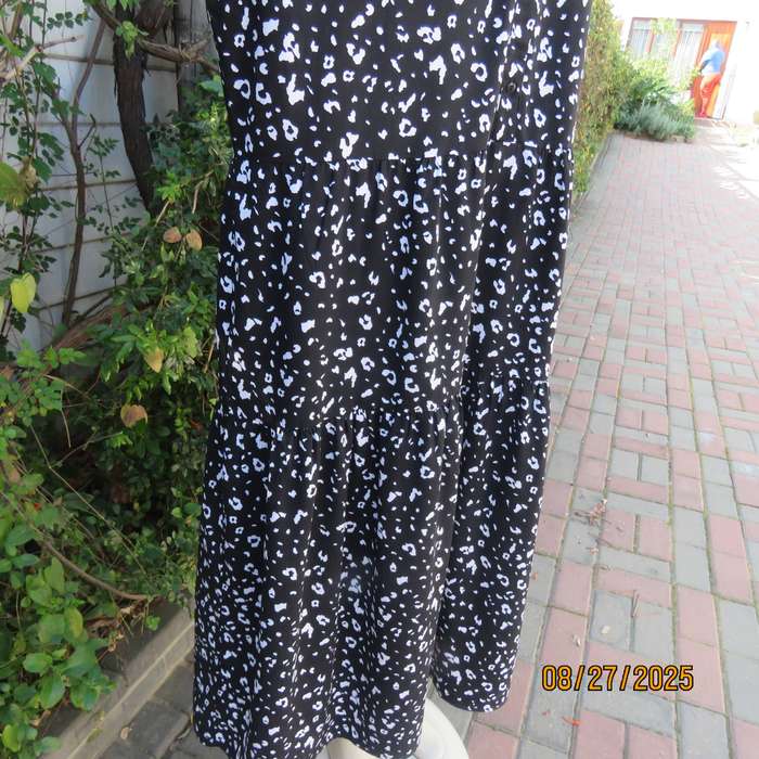 EXACT black-white tiered long sleeve polyester dress size 44-20
