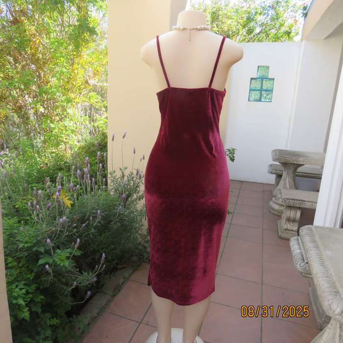 Red plum strappy dress in stretch polyester velvet with V bustline. Size 34.