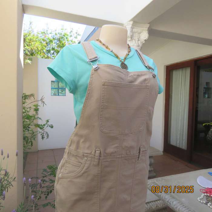 OUTBACK Red dark beige stretch cotton skirt with bibs and straps. Size 38