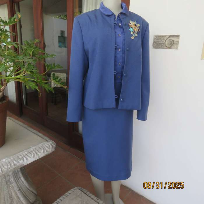 RETUS 2 pc dress and jacket outfit in glaucous blue. Button down jacket. Size 42