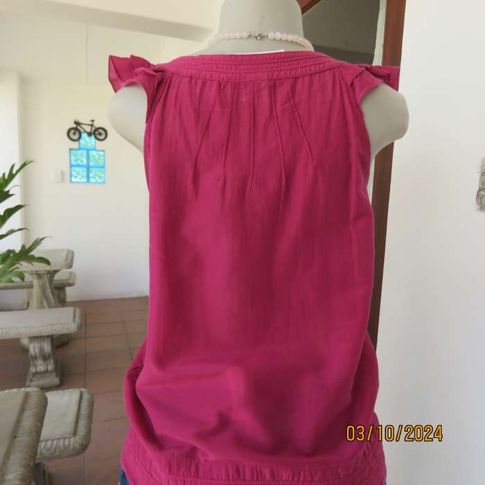 High quality Magenta pink lace front top with small frilled sleeves.Size 34/10 by `LTD WOMAN`.