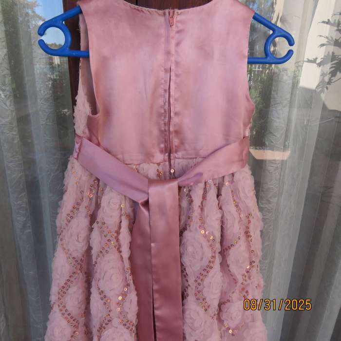QTEE pink richly decorated dress for girl 3 to 4 yrs old. Zip at back.