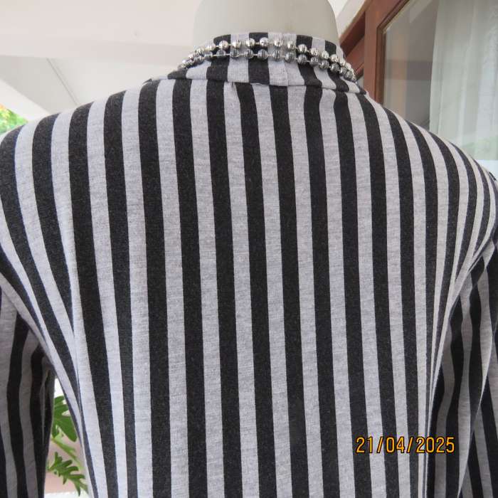 JUDY'S PRIDE smart black-grey vertical striped stretch cotton size 32 dress.