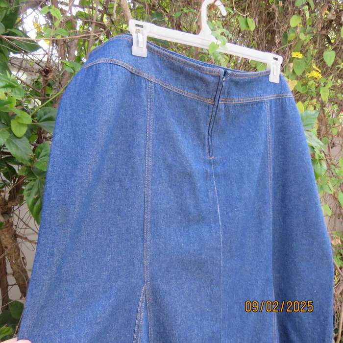 Blue denim gored jean paneled cotton skirt size 46.