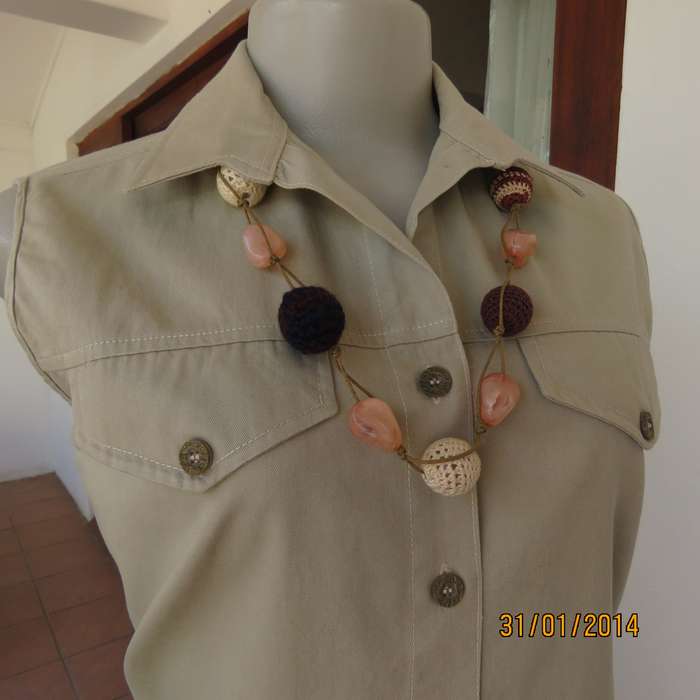 Cool ecru colour sleeveless 100% cotton open neck collar top.By SUPPLY Co. Size 36. As new condition