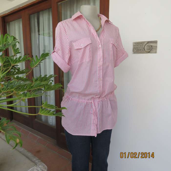 Casual white-red vertical striped long top with drawstring on hips. Size 36. 100% cotton. As new