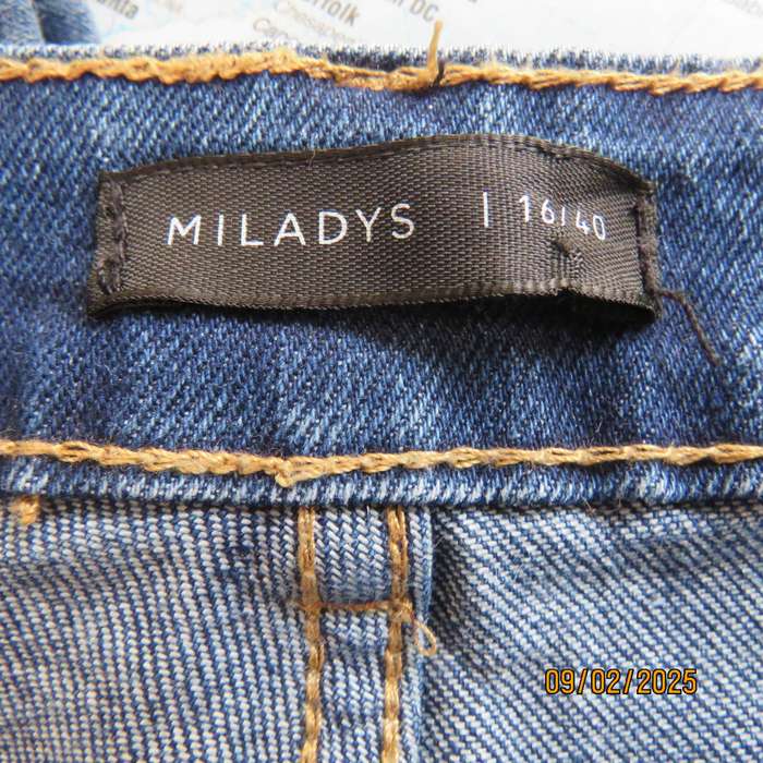MILADY'S blue denim jeans with stretch size 40 to 42. Tapered legs.