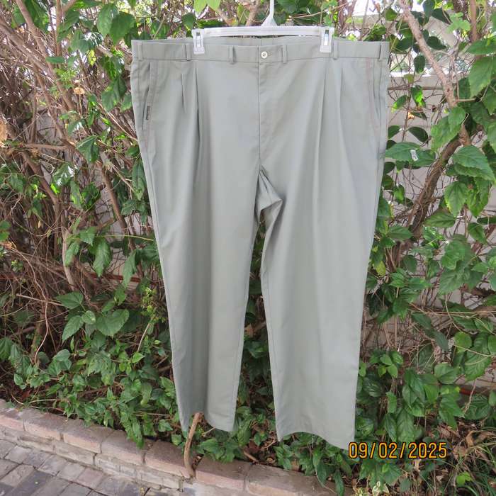 STERLING moss green original outdoor pants with front pleats. Size 52