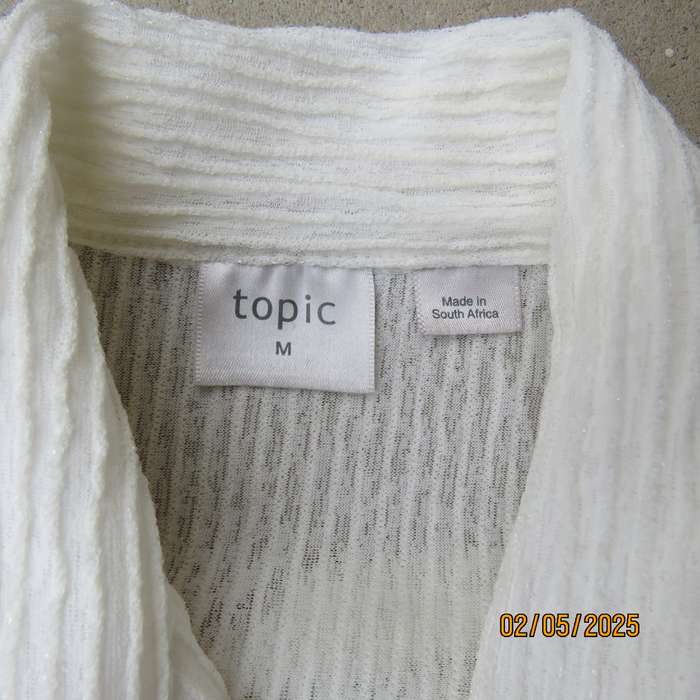 TOPIC luxury light cream poly-lurex stretch textured top size 34.