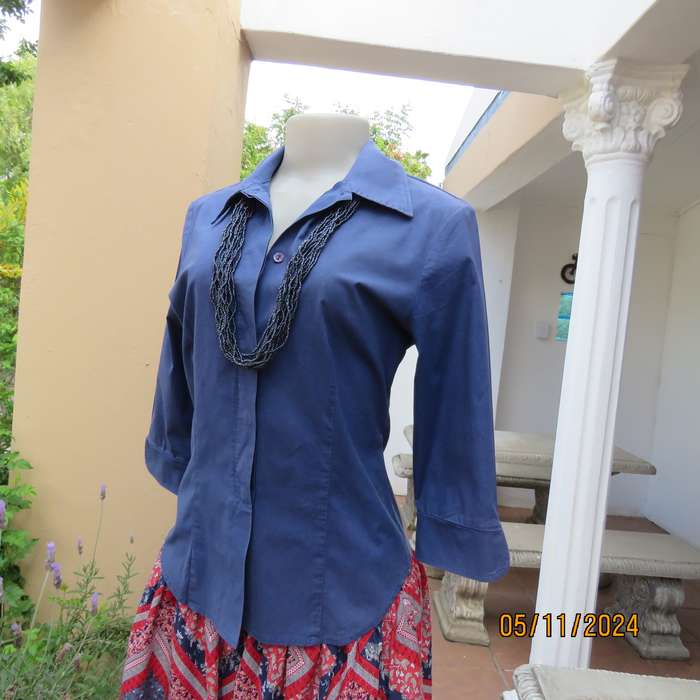 TOPICS stretch cotton tailored cobalt blue top size 34.Hidden button down.Shirt collar.Elbow sleeves