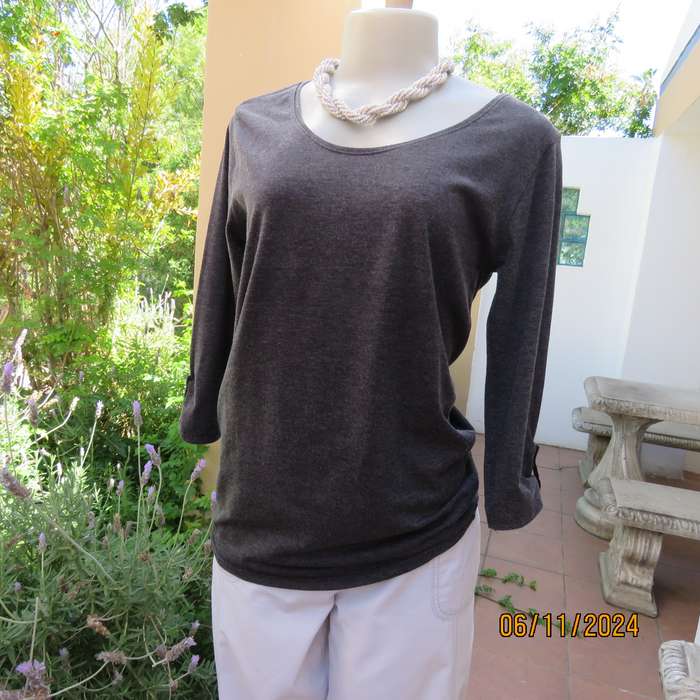 Slip over mottled grey polycotton stretch top size 36-38. Bracelet length sleeves. Very good cond.