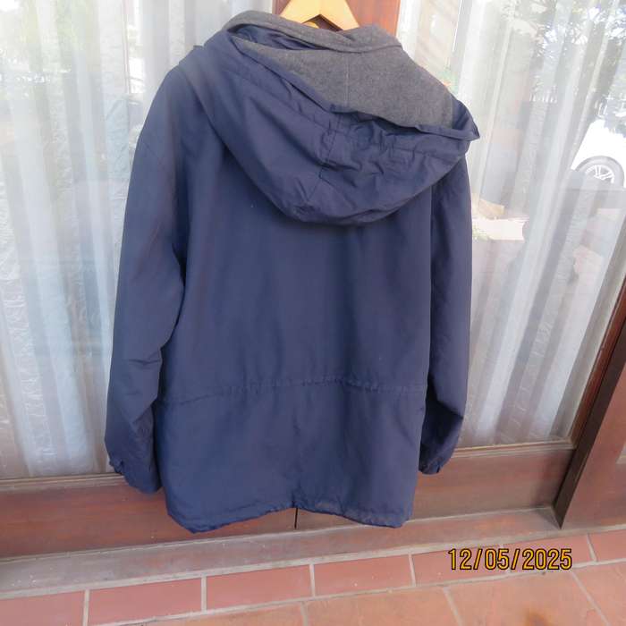 TRAVEL MASTER navy padded men's jacket size 4XL with drawstring. As new
